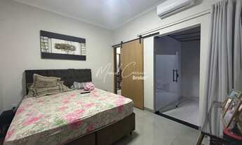 Imagem 7: Casa à venda com 2 suítes sendo 1 com closet, varanda gourmet e piscina