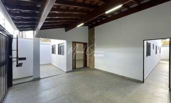 Imagem 2: Linda casa à venda com 3 quartos, sendo 1 suíte em bairro aberto com ótima localização