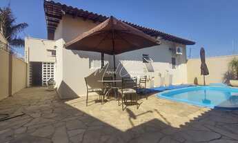 Imagem: Casa à venda com 3 quartos sendo 1 suíte