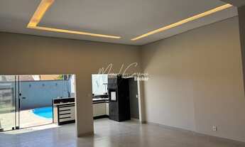 Imagem 4: Linda casa à venda com 3 quartos, sendo 1 suíte com closet, área Gourmet e piscina com cas