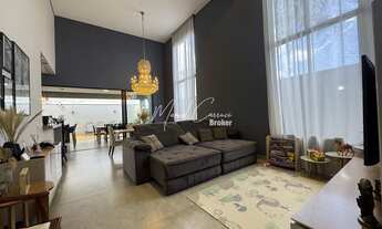 Imagem 7: Belíssima casa à venda com 3 quartos, sendo 1 suíte com closet, área Gourmet e piscina