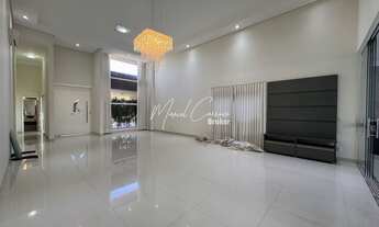 Imagem 3: Belíssima casa à venda com 4 suítes, sendo 1 suíte com hidromassagem, área Gourmet e pisci