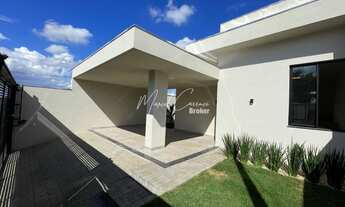 Imagem 2: Linda casa à venda com 2 quartos, área Gourmet com churrasqueira e piscina