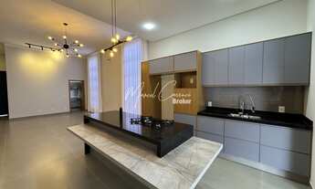 Imagem 7: Belíssima casa Alto Padrão à venda com 3 suítes, sendo uma suíte máster com chuveiro e pia