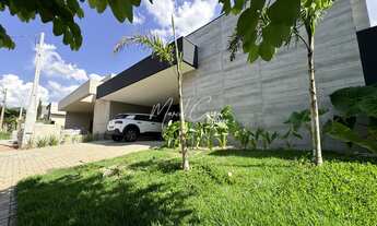 Imagem 2: Belíssima casa Alto Padrão à venda com 3 suítes, sendo uma suíte máster com chuveiro e pia