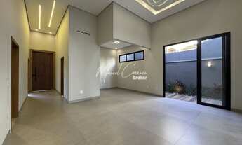 Imagem 2: Condomínio Village Damha I - Belíssima casa à venda com 3 suítes, sendo 1 suíte máster com