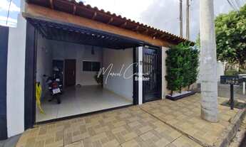 Imagem: Linda casa à venda, com 3 quartos, sendo