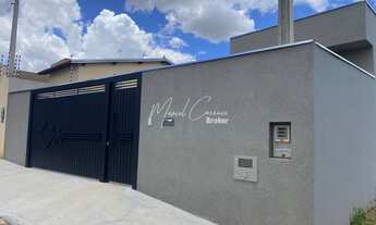 Imagem 2: Linda casa à venda com 2 quartos, sendo 1 suíte, excelente oportunidade em bairro aberto