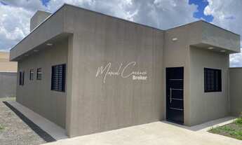 Imagem 4: Linda casa à venda com 2 quartos, sendo 1 suíte, excelente oportunidade em bairro aberto