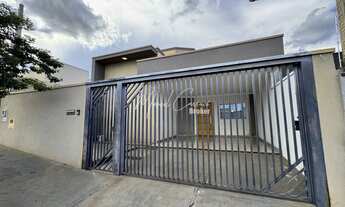 Imagem: Lindíssima casa à venda em bairro aberto