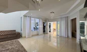 Imagem 3: Belíssimo sobrado à venda com 4 suítes sendo 1 suíte máster e térrea, área Gourmet e pisci