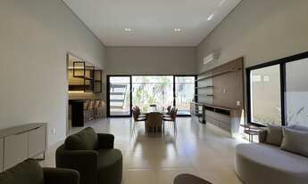 Imagem 7: Belíssima casa à venda com 3 suítes, sendo 1 suíte máster com closet e banheira, área Gour