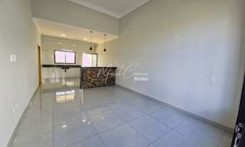 Imagem 4: Linda casa à venda, com 2 quartos, sendo 1 suíte, excelente oportunidade em bairro aberto