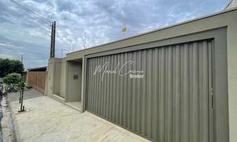 Imagem 1: Linda casa à venda com 3 quartos, sendo 2 suítes e 1 delas, com espaço para closet