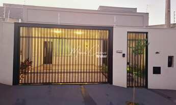 Imagem: Linda casa à venda em bairro aberto, com