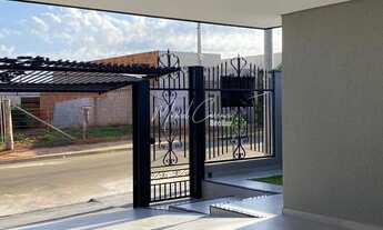 Imagem 4: Linda casa à venda, com 3 quartos, sendo 1 suíte, energia trifásica e uma maravilhosa área