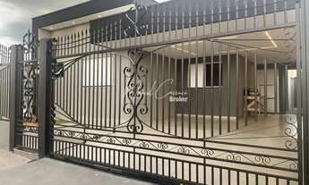 Imagem: Linda casa à venda, com 3 quartos, sendo