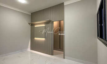 Imagem 6: Belíssima casa à venda com 3 quartos, sendo 1 tipo apartamento com closet e varanda Gourme