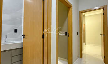 Imagem 5: Belíssima casa à venda com 3 quartos, sendo 1 tipo apartamento com closet e varanda Gourme