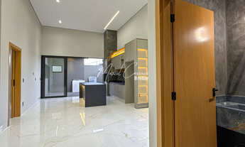 Imagem 3: Belíssima casa à venda com 3 quartos, sendo 1 tipo apartamento com closet e varanda Gourme