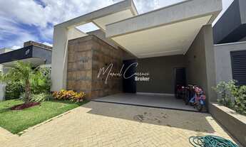 Imagem 3: Belíssima casa à venda com 3 suítes, sendo 1 suíte máster com closet e banheira, área Gour