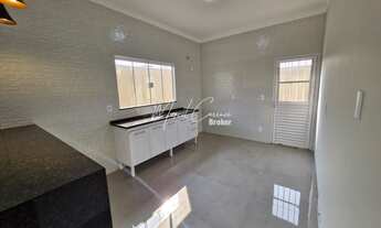 Imagem 5: Linda casa à venda com 3 quartos, sendo 1 suíte, ambiente amplo, ótima oportunidade