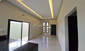 Imagem 5: Linda casa à venda com 3 quartos, sendo 1 suíte com veneziana balcão com fino acabamento