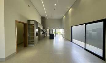 Imagem 3: Linda casa à venda com 4 suítes sendo 2 com closets, cozinha gourmet e piscina no laser