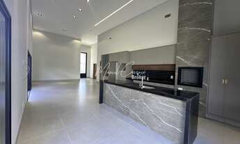 Imagem 6: Linda casa à venda com 4 suítes sendo 2 com closets, cozinha gourmet e piscina no laser