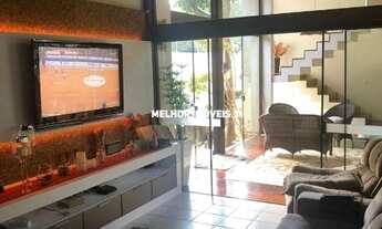 Imagem: Casa à Venda com 03 Dormitórios sendo