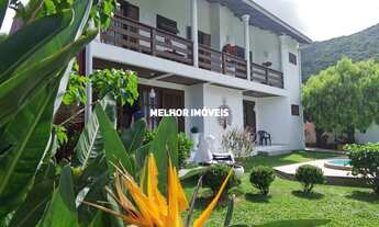 Imagem: Casa à Venda com 05 Suítes, localizada