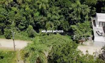 Imagem 5: Casa Duplex á venda com 4 dormitórios localizada na praia Mariscal em Bombinhas