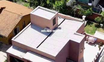 Imagem 2: Casa Duplex á venda com 4 dormitórios localizada na praia Mariscal em Bombinhas