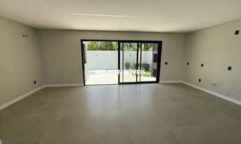 Imagem 7: Sobrado com 3 suítes, localizado em Camboriú-SC