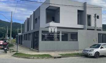 Imagem: Sobrado Geminado em Vila Nova, Porto Belo/SC