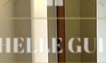 Imagem: Elegante sobrado com piscina no Condomínio