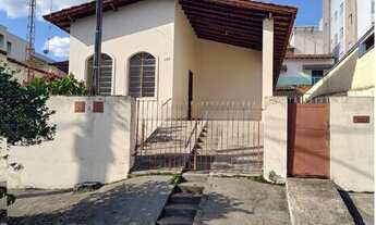 Imagem: Casa com grande potencial no coração de