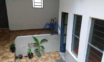 Imagem: Casa Padrão, 4 dormitórios, 1 banheiros