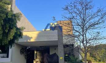 Imagem: Belíssima Casa em Condomínio à Venda