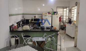 Imagem 5: EXCELENTE CASA AMPLA COM PONTO COMERCIAL!