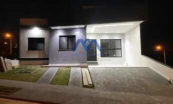 Imagem: Linda Casa Térrea com Piscina na Condomínio