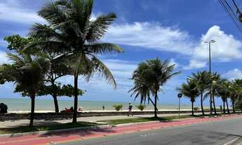 Imagem: Porteira Fechada a 50 Metros da Beira Mar