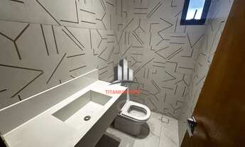 Imagem 6: Casa 4 dorm sendo uma suite com closet no Condomínio Flamboyant