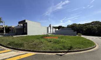 Imagem: Terreno 415,58 mts de esquina no Condomínio