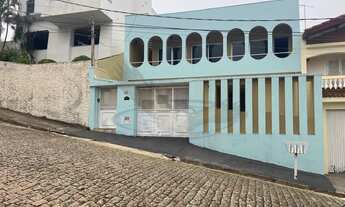 Imagem: Casa assobradada na Vila Mutton, (ao lado