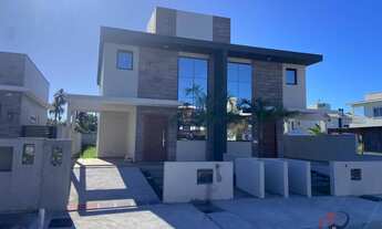 Imagem: Casa Nova com 03 Suítes à Venda na Praia