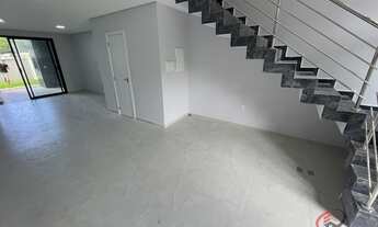 Imagem 4: Casa Geminada 03 Dormitórios, Nova à Venda no Jardim Rio Vermelho - Florianópolis - SC
