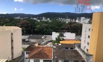 Imagem: Apartamento à venda no bairro Carvoeira