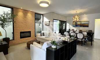 Imagem 3: Sobrado em Condomínio com 4 suítes + Sala de TV + Escritório