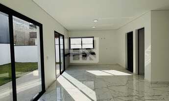 Imagem 6: Sobrado em Condomínio com 3 amplas suítes, Escritório e Preparação para piscina